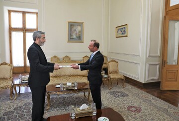 Australia new ambassador submits credential to Iran acting FM