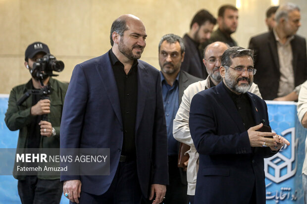 محسن منصوری