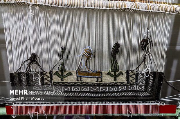 تولید فرش دست باف با حضور بانوان