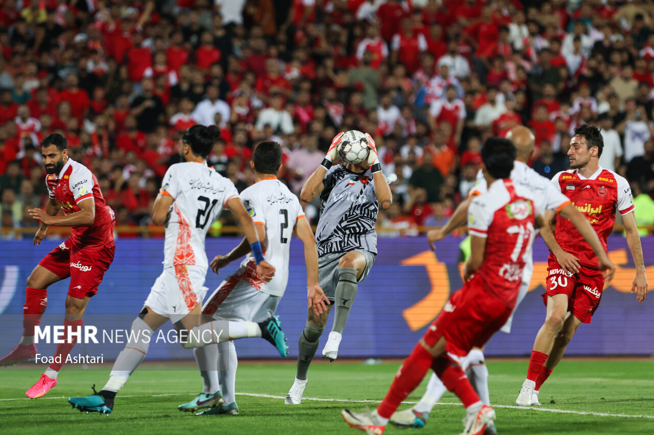 نبود دو بازیکن به پرسپولیس ضربه نمیزند / بیرانوند نباشد بهتر است! 2