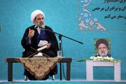 امام خمینی(ره) انقلاب را با نگاه به قرآن و اسلام گسترش داد