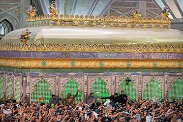 Imam Khomeini (RA) commemoration ceremony held in his shrine