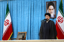 سەید حەسەن خومەینی: سەربەرزی نەتەوەییمان لە هیچ دۆخێکدا نابێت لاواز بێت