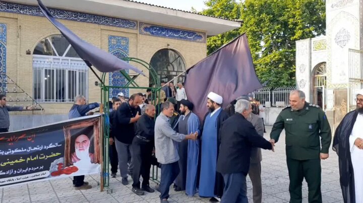 آیین بدرقه راهی شدن زایران آستارایی به حرم امام خمینی(ره) آیین بدرقه راهی شدن زایران آستارایی به حرم امام خمینی(ره)