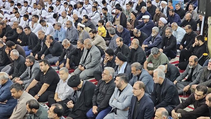 مردم دیار میرزا در سوگ پیر جماران