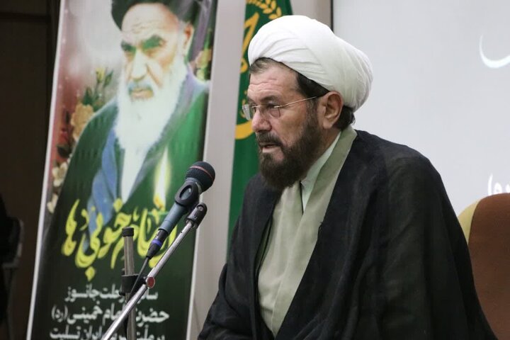 امام (ره) کاملترین نظام را با محوریت جمهوری اسلامی ایجاد کرد