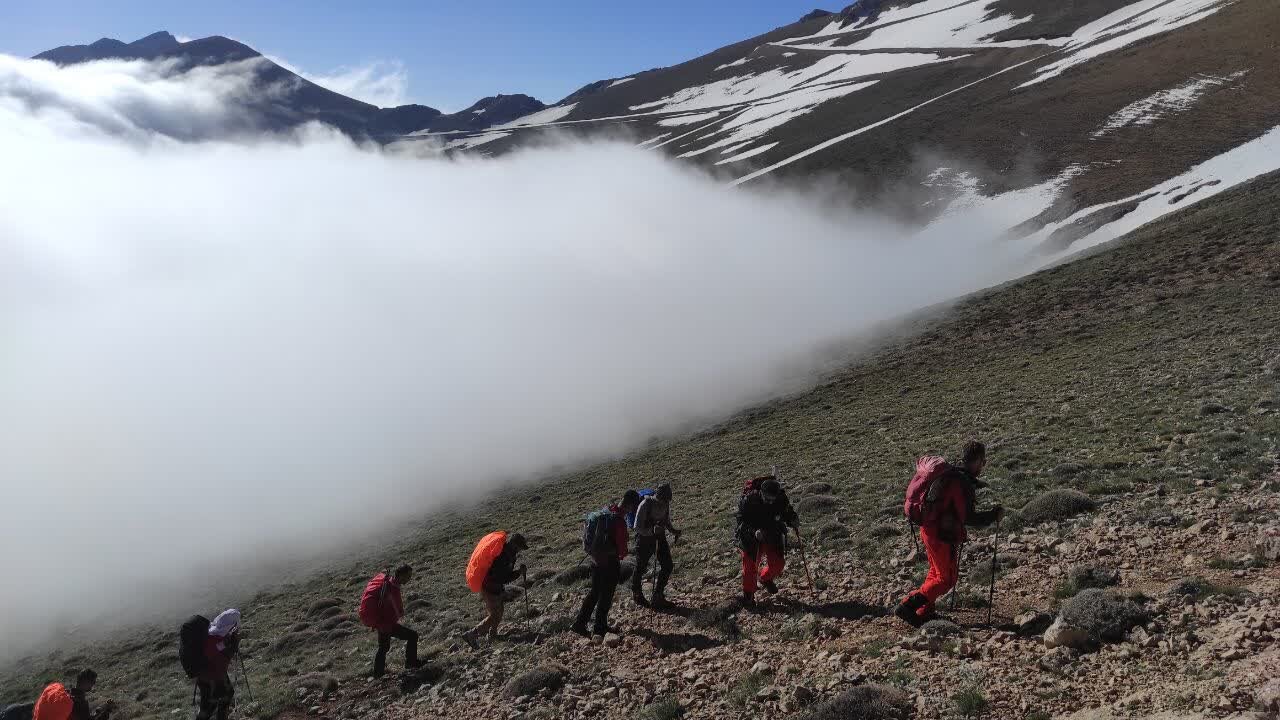 صعود تیم های عملیاتی امداد و نجات گیلان به قله سماموس