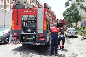 İzmir'de AVM'de yangın