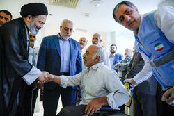 دیدار سرپرست حجاج ایرانی با اعضای کاروان جانبازان در مدینه منوره