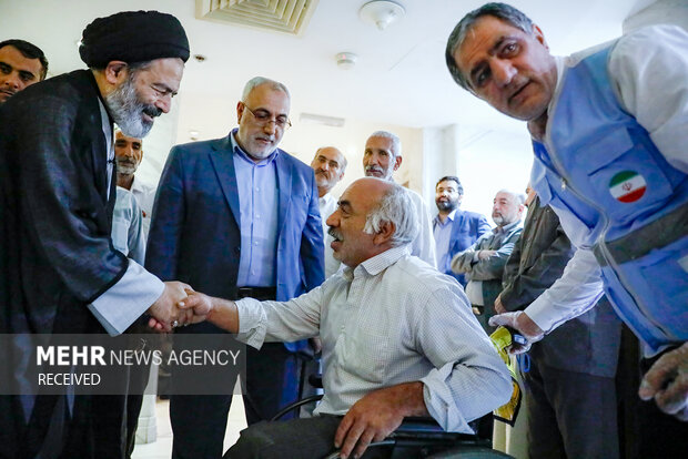 دیدار سرپرست حجاج ایرانی با اعضای کاروان جانبازان در مدینه منوره