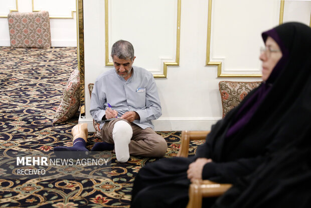 دیدار سرپرست حجاج ایرانی با اعضای کاروان جانبازان د مدینه منوره