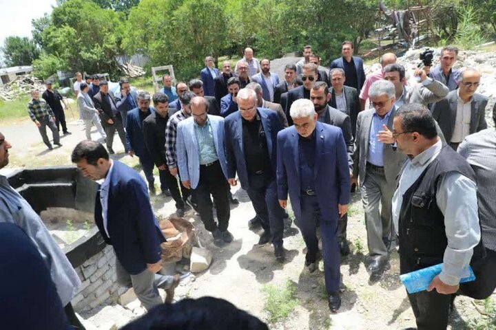 وزیر بهداشت از طرح توسعه بیمارستان انزلی بازدید کرد