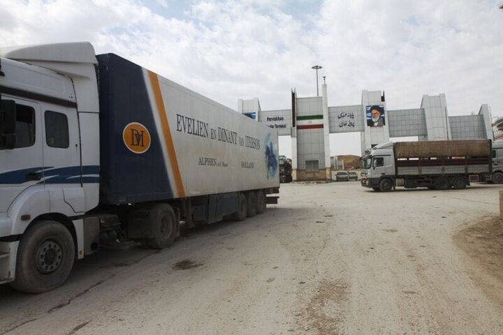 صادرات أكثر من 581 مليون دولار من البضائع عبر حدود كرمانشاه مع العراق
