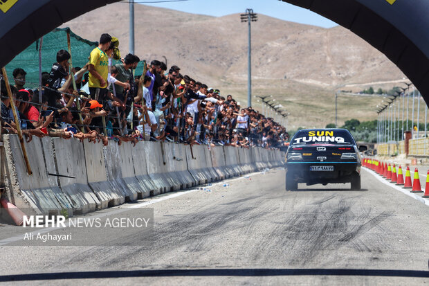 مسابقه بزرگ اتومبیلرانی درگ آقایان و بانوان در ارومیه