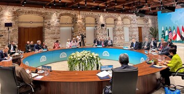 باقري يشارك في الاجتماع الاستثنائي لمجلس وزراء خارجية مجموعة الدول الثماني الإسلامية النامية