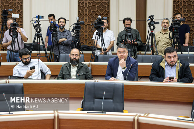 همایش تجلیل از برگزیدگان پویش رسانه‌ای «ققنوس قلم»