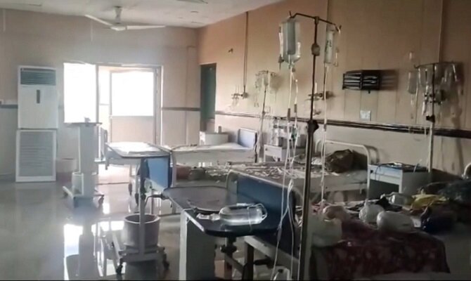 Pakistan’da hastane yangını: 5 çocuk öldü