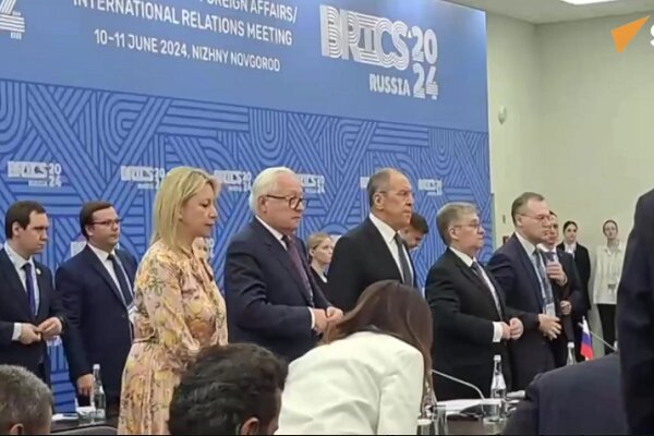 BRICS toplantısında Reisi için saygı duruşu BRICS toplantısında Reisi için saygı duruşu