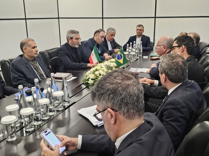 وزير خارجية ايران يلتقي وزير خارجية البرازيل

