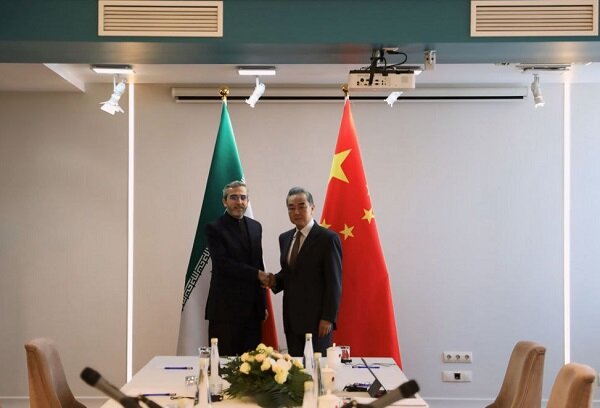 Top Iranian, Chinese diplomats hold meeting in Russia