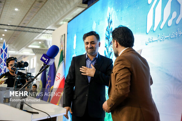 روح الله دهقانی فیروزآبادی معاون علمی و فناوری رییس جمهور در افتتاحیه نمایشگاه آبادیران