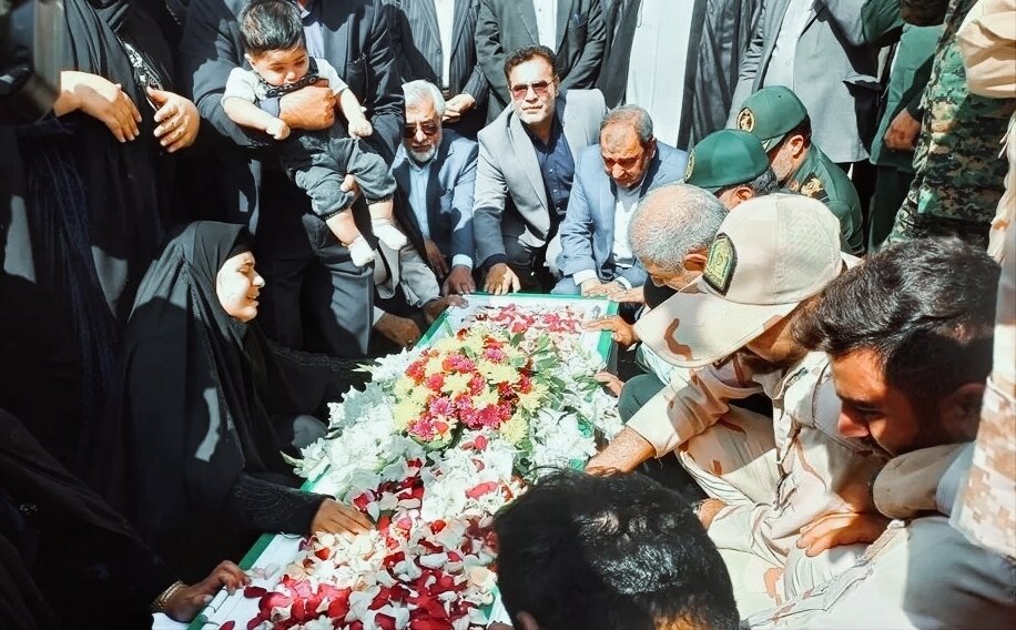 پیکر مطهر شهید احسان فرخیانی در یاسوج تشییع شد