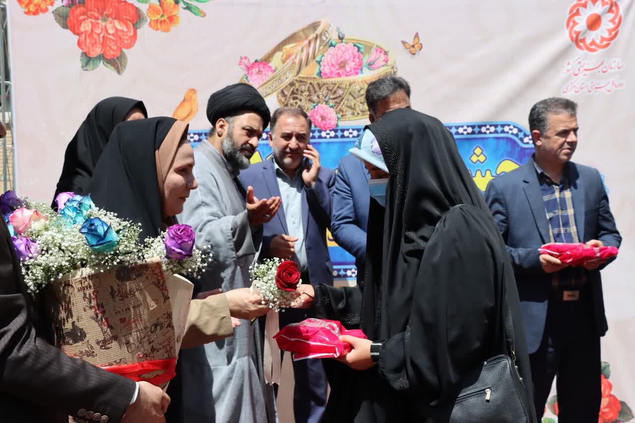 ۵۵ سری جهیزیه به زوجین تحت پوشش بهزیستی استان مرکزی اهدا شد