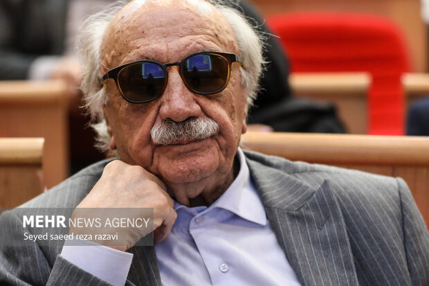 بدون زبان فارسی ایران تکهتکه میشد