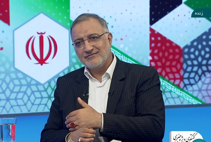 زاکانی: خویشاوندان خود را برای رای به جلیلی متقاعد کنید زاکانی: خویشاوندان خود را برای رای به جلیلی متقاعد کنید