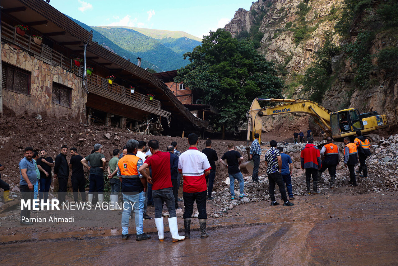 کندوان سیل می آید و سنگ/ مدیریت کیش و ماتی بحران!