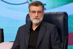 قاضی‌زاده هاشمی:حقوق کارگران به وسط ماه هم نمی‌رسد/ مهار تورم و ایجاد اشتغال اولویت دولت بنده است