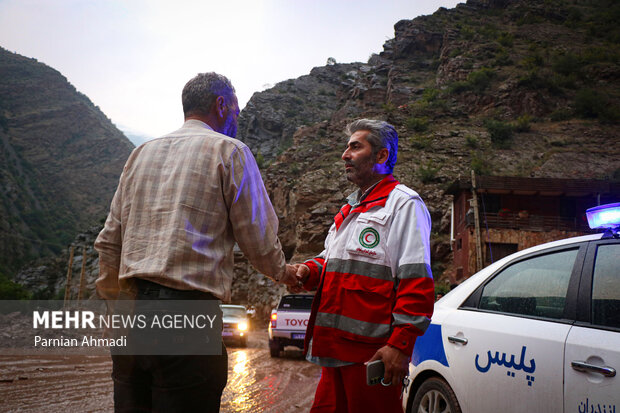 در جستجوی گمشدگان سیلاب کندوان در جستجوی گمشدگان سیلاب کندوان