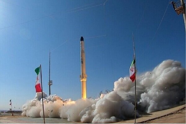 رئيس منظمة الفضاء الايرانية: سنطلق قمرين صناعيين جديدين خلال الشهر المقبل

