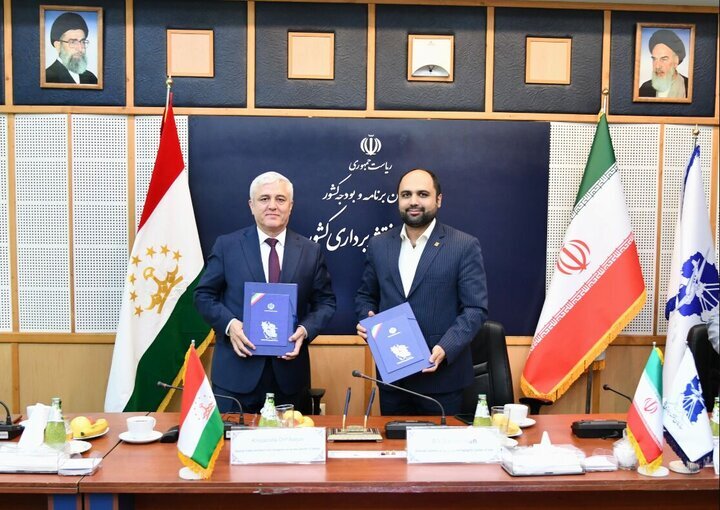 إيران وطاجيكستان توقعان مذكرة تفاهم لتعزيز التعاون في مجال العلوم الجيولوجية
