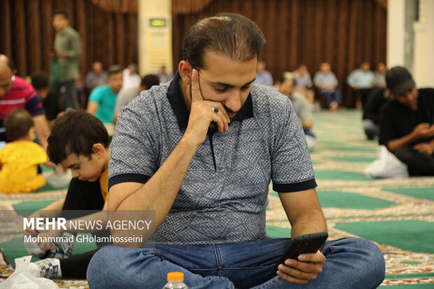 طنین دعای پرفیض عرفه در بوشهر