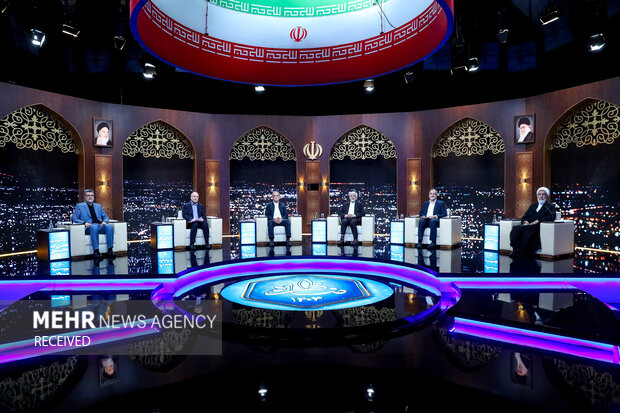 ایرانی صدارتی الیکشن، امیدواروں کے درمیان نیشنل ٹی وی پر پہلا مباحثہ، اقتصادی مسائل اولین ترجیح