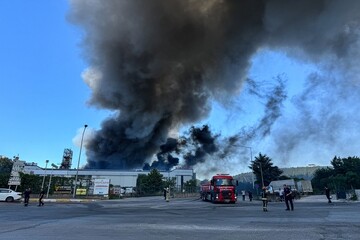 Tuzla'da fabrika yangını: Müdahale ediliyor