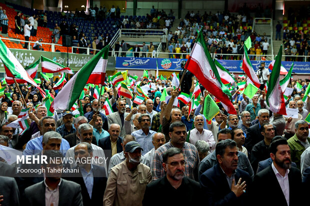 گردهمایی کارگران و بازنشستگان با حضور محمدباقر قالیباف