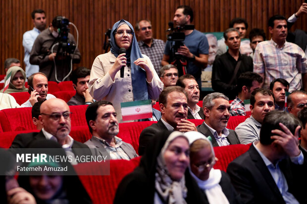 همایش فرهنگیان با حضور مسعود پزشکیان