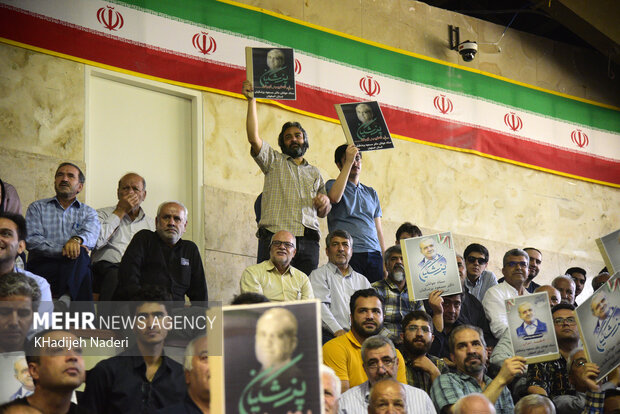 حواشی استقبال مردم اصفهان از مسعود پزشکیان