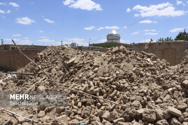 روستای زنده جان،محل فوت دو نفر بر اثر زلزله در کاشمر