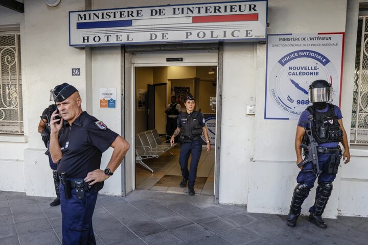 بازداشت ۱۱ نفر در مستعمره ملتهب فرانسه یک ماه پس از آغاز شورش