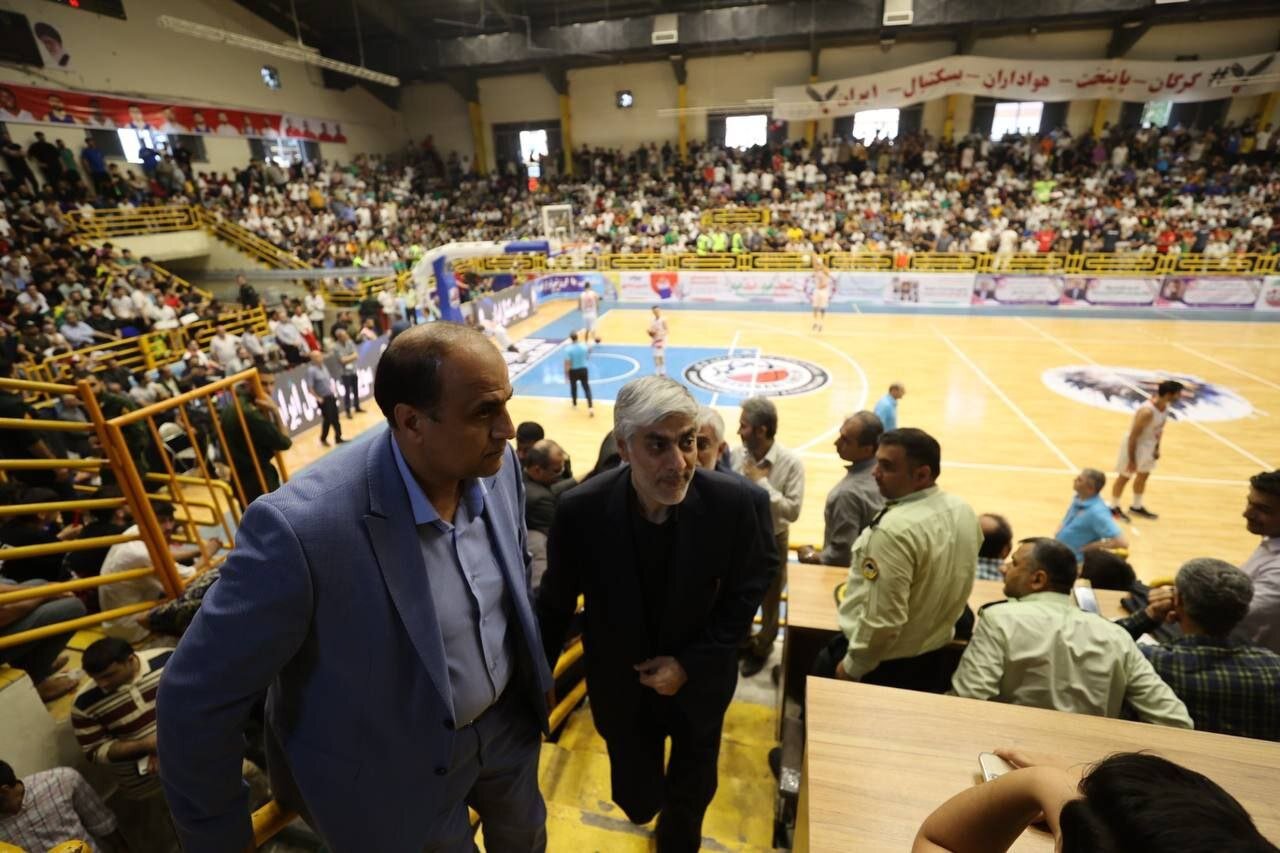 انتقاد از عملکرد رییس فدراسیون بسکتبال/ درجه یکها اطرافش نیستند