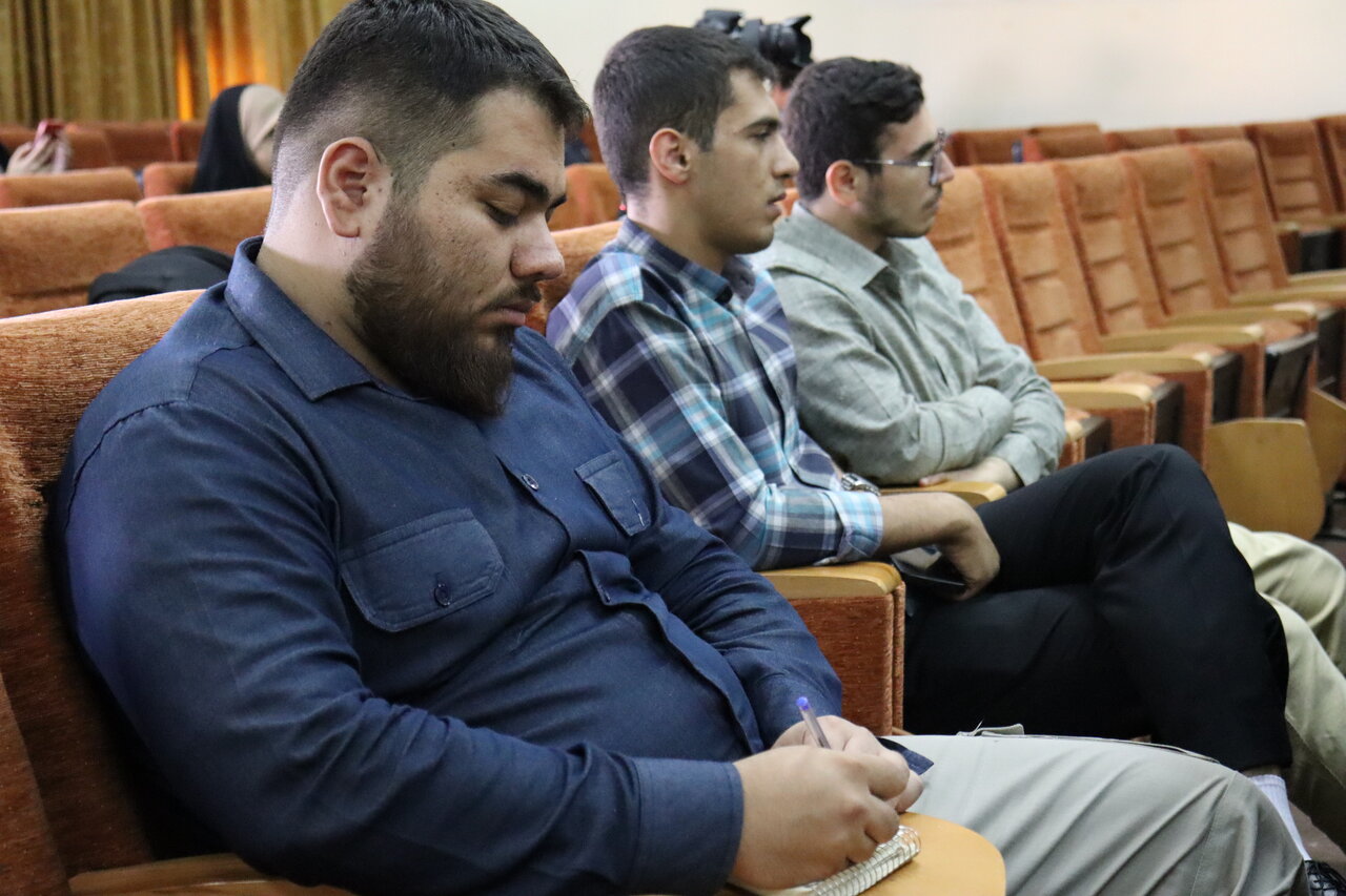 مناظره نماینده نامزدهای انتخابات در دانشگاه آزاد اسلامی همدان