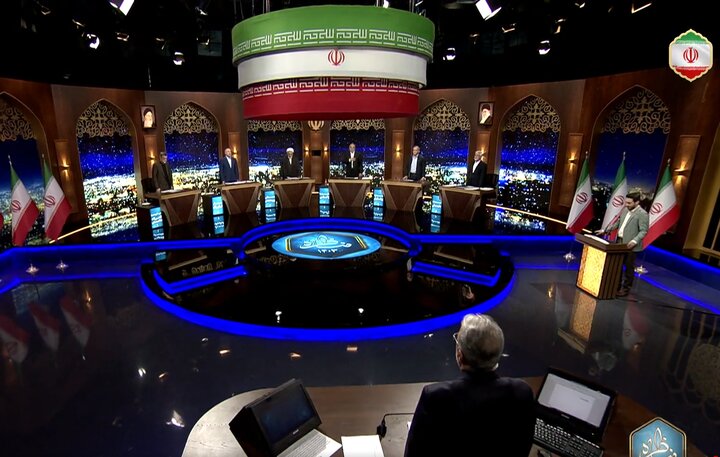بدء المناظرة التلفزيونية الثالثة بين مرشحي الانتخابات الرئاسية على الهواء مباشرا