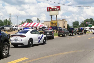 Shooting at grocery store in Arkansas kills 3, wounds 10