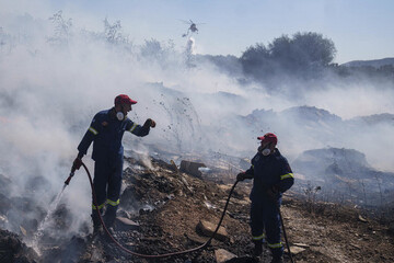 One dead in Greek wildfires fanned by Gale-Force winds