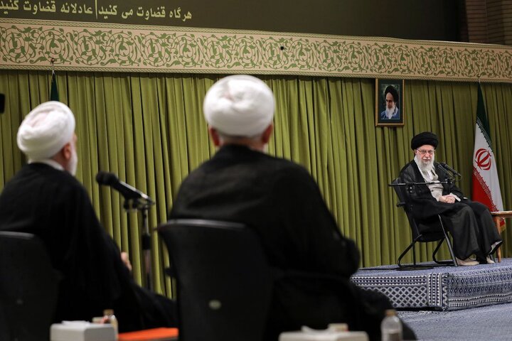 لقاء مسؤولي السلطة القضائية مع قائد الثورة الاسلامية