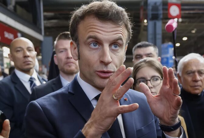 VIDEO: Macron stopped in NY because of Trump's motorcade