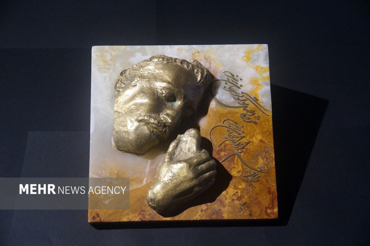 نگاهی به آثار هنرمندی که مبدع نقاشیخط بود؟/ جنبه فولکلوریک «خط»